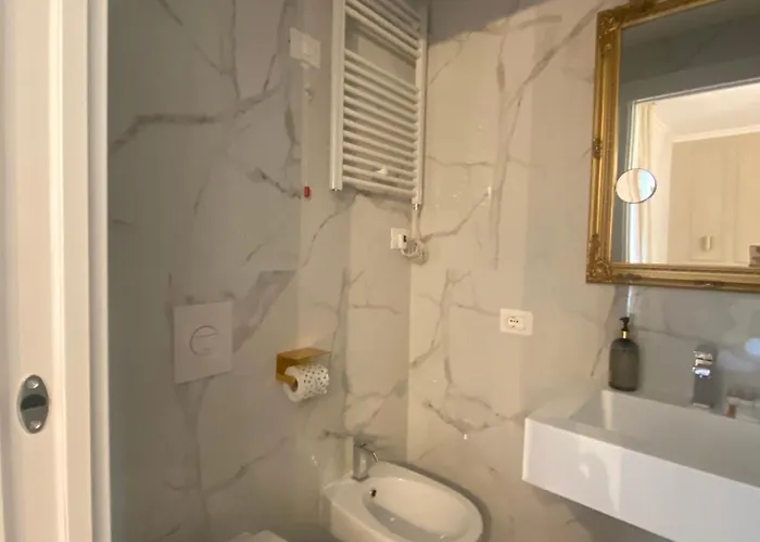 De Vince - Luxury - Termini 招待所 4*